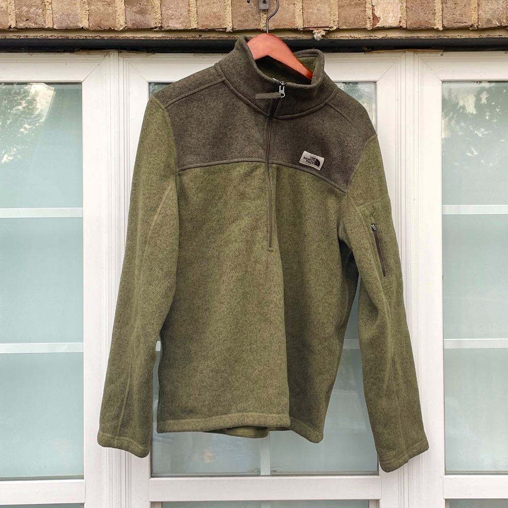 North Face Green Zip-Up Pullover
Size: Medium